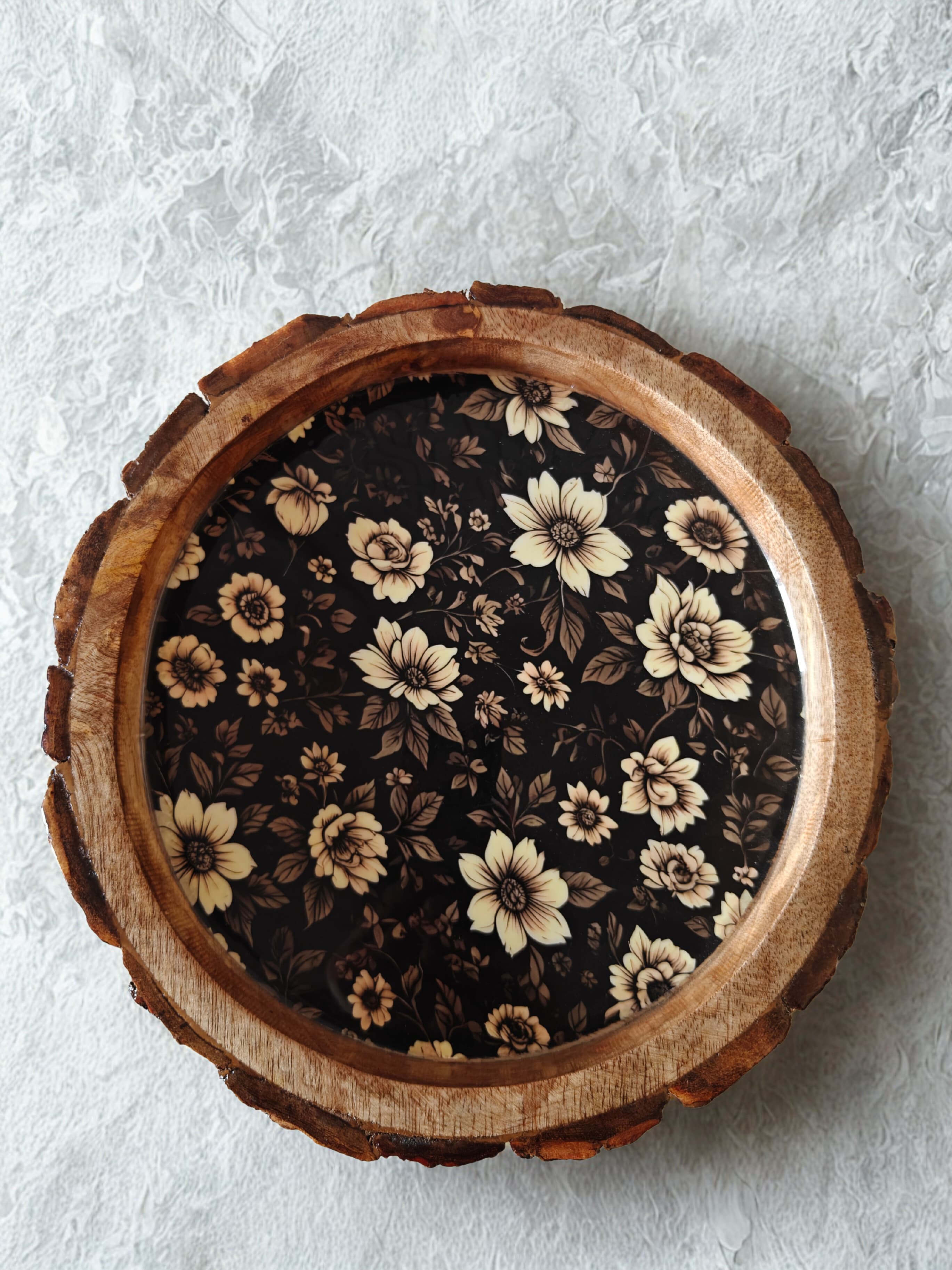 Bark Tray – Artisanal Wooden Serving Tray